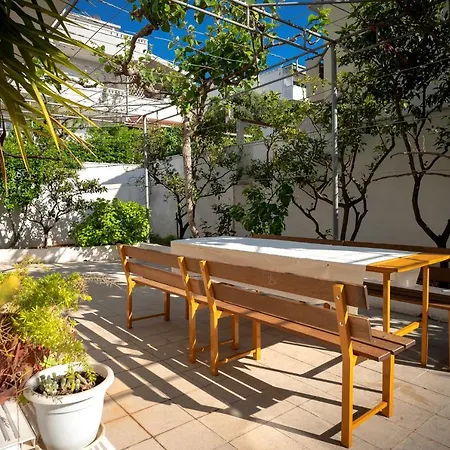 Spacious דירה חוואר